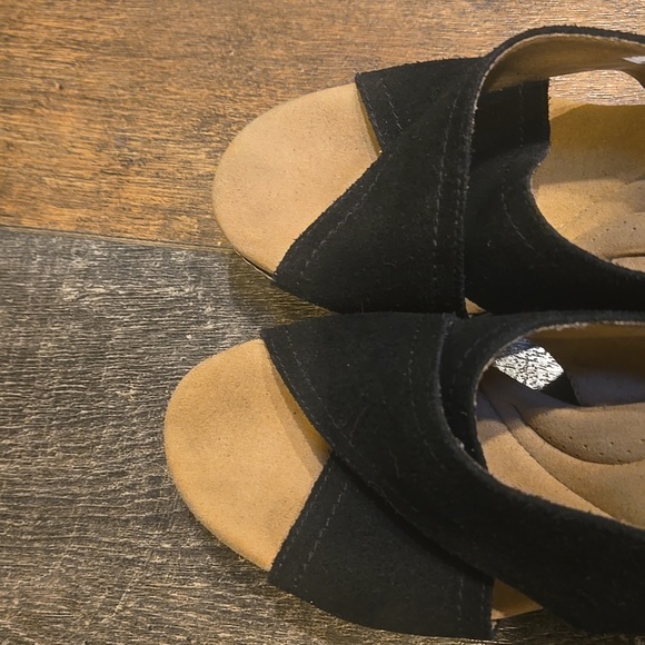 Clarks Giselle Sandal - Picture 12 of 15